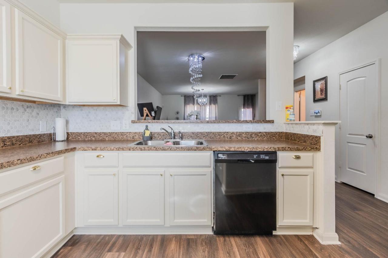 Luxury 5Br Dallas Retreat With Business Amenities - Perfect For Business Travelers, Families & Groups Kültér fotó