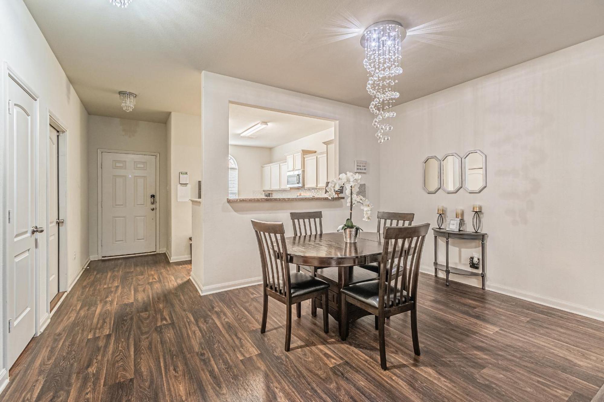 Luxury 5Br Dallas Retreat With Business Amenities - Perfect For Business Travelers, Families & Groups Kültér fotó